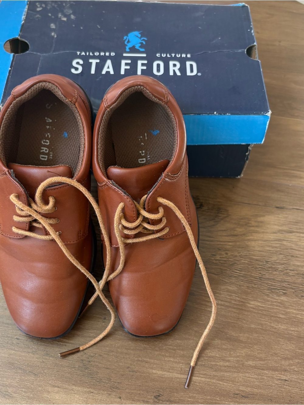 Stafford Youth Lace-Up Oxfords in Cognac Brown. Size 12.  INV25/556